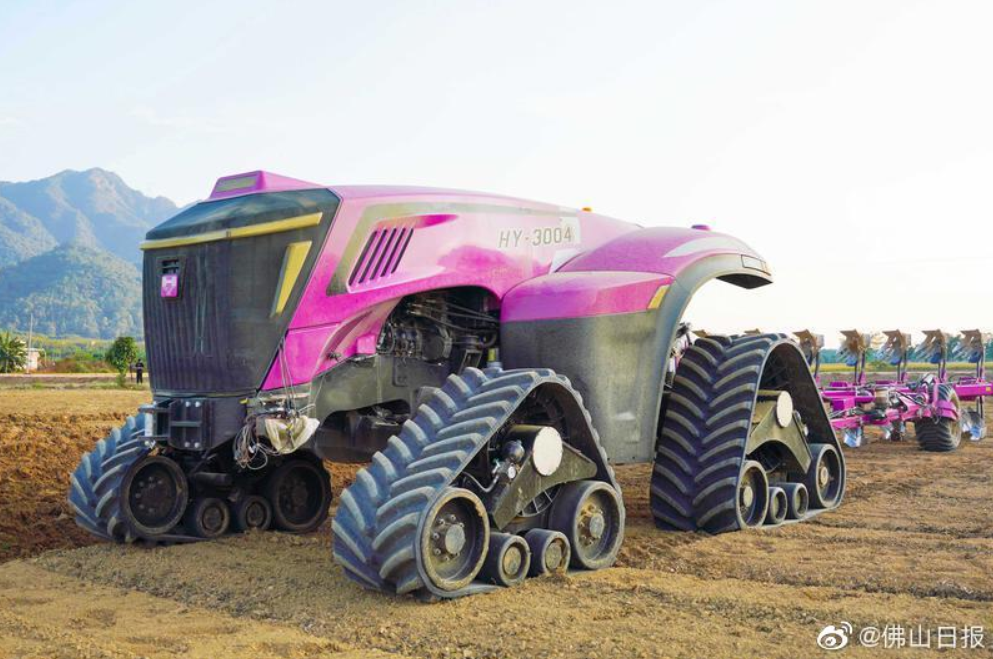 三水南山：&ldquo;巨無霸&rdquo;無人農機，炫酷亮相