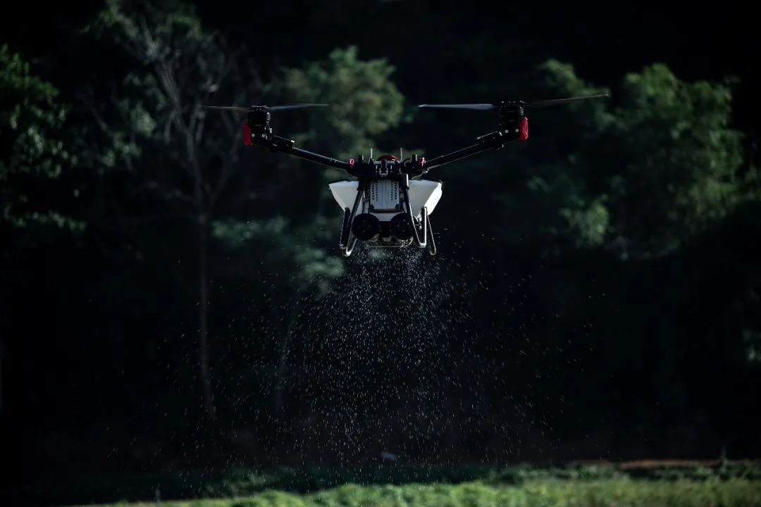 極飛睿播 2.0 如何兼顧播撒的精準(zhǔn)和高效?