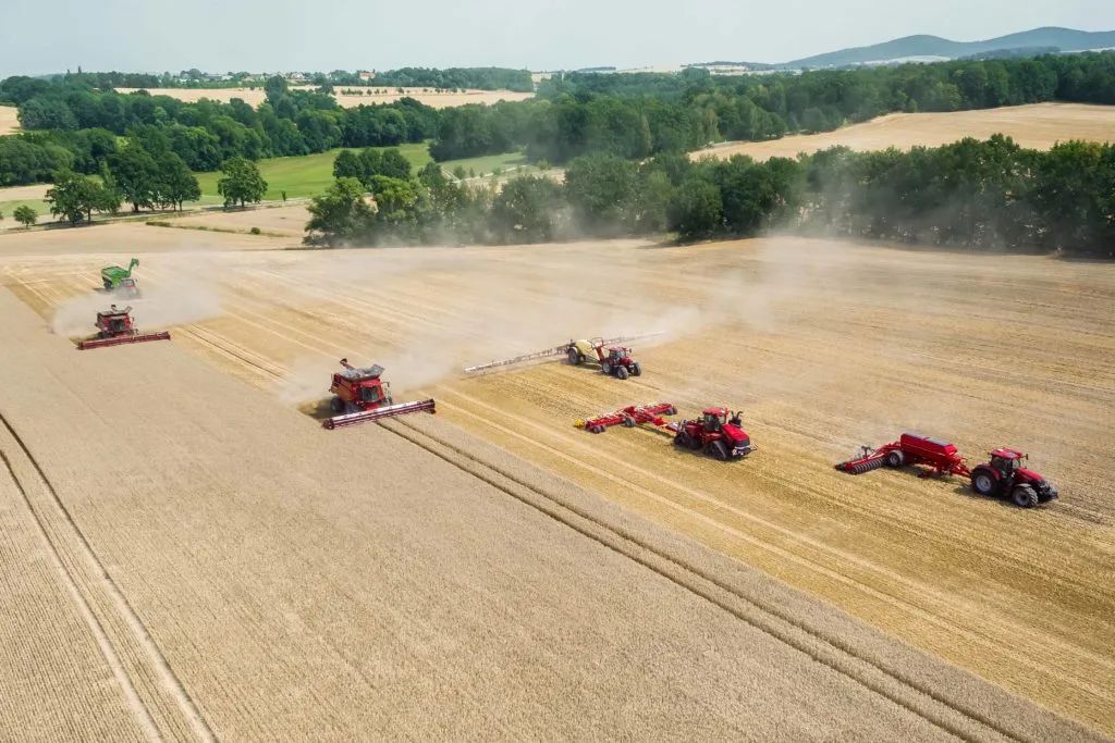 美國10月拖拉機銷量繼續(xù)下滑，聯(lián)合收獲機呈現(xiàn)兩位數(shù)增長