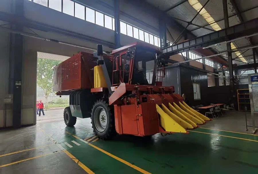 農(nóng)機為現(xiàn)代農(nóng)業(yè)插上翅膀，助力農(nóng)業(yè)騰飛