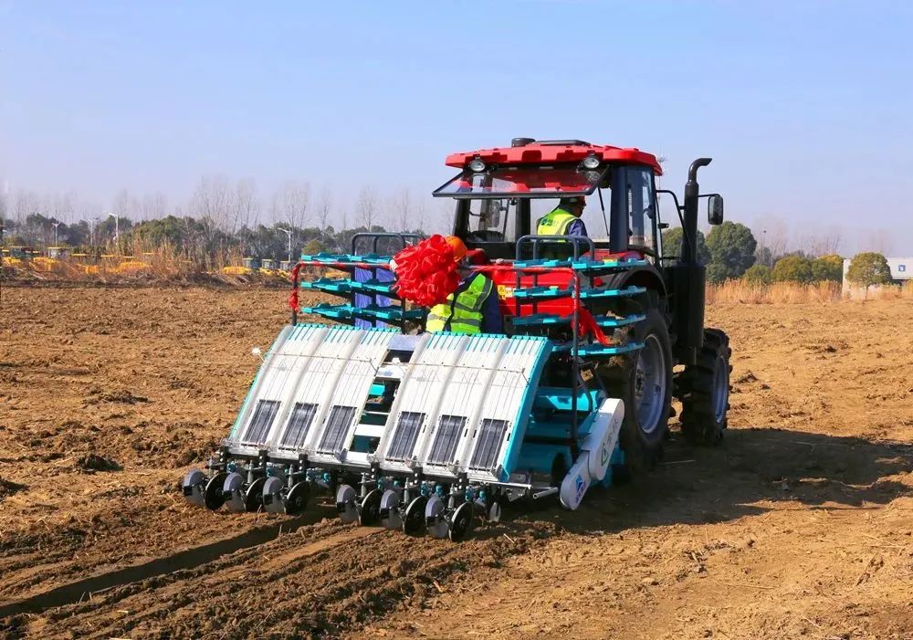 新型農(nóng)機裝備 “硬核”護航糧食安全